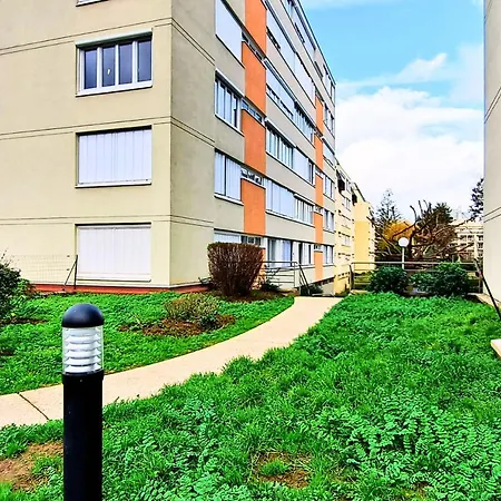 Escale De L'yvette - 50m2 Cosy, Balcony & Parking Apartment Longjumeau