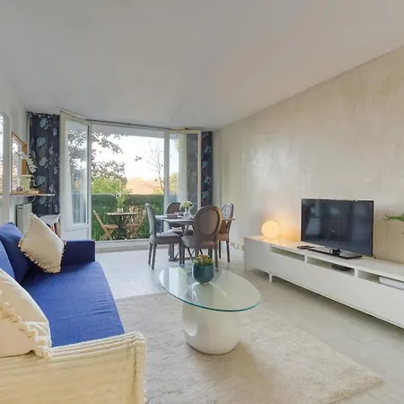 Apartment Escale De L'yvette - 50m2 Cosy, Balcony & Parking