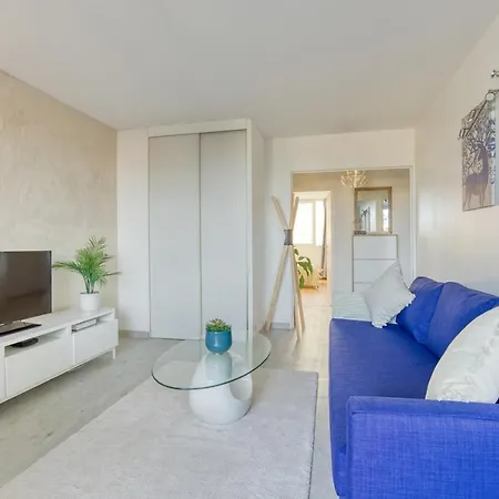 Escale De L'yvette - 50m2 Cosy, Balcony & Parking Apartment