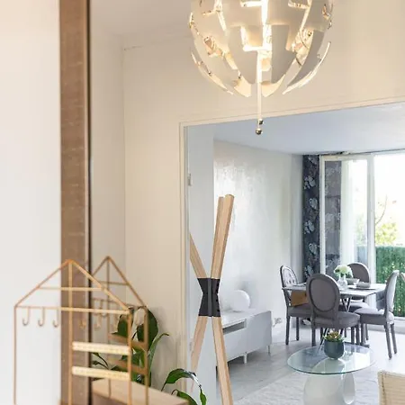 Escale De L'yvette - 50m2 Cosy, Balcony & Parking * Longjumeau